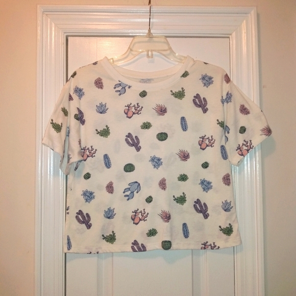 Cold Crush  Brand Cactus Print blue Crop Top Size large - Picture 1 of 6